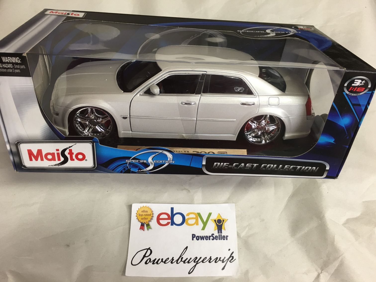 Maisto 1:18 Special Edition CHRYSLER 300C HEMI Model Car No Sales Tax - Click Image to Close